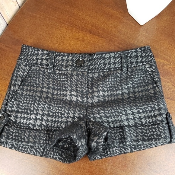 🆕️Express Fall/Winter shorts - Picture 1 of 4
